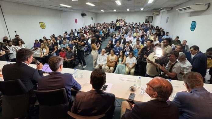 Prefeitos estabelecem teto de R$ 350 mil para cachês artísticos em Pernambuco